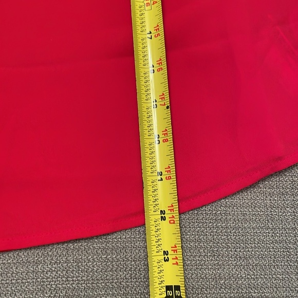 NWT FOREVER 21 Red Sleeveless Top with Curved Hem Lines Small - Picture 6 of 13